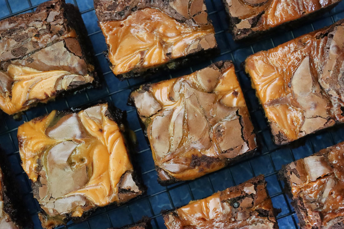 Gingerbread caramel brownies