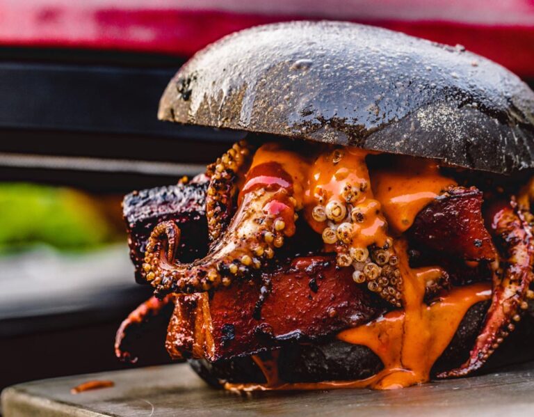 Spicy belly pork squid burger