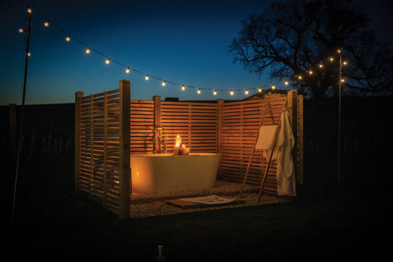 Outdoor bath tub - alt Christmas breaks