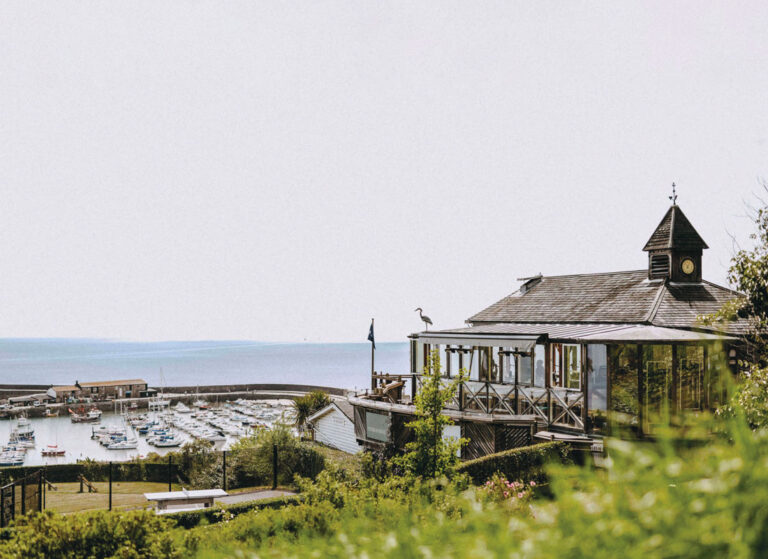 Beachside restaurants, The Oyster & Fish House