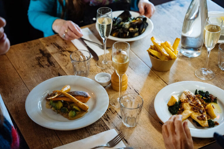 tolcarne inn food