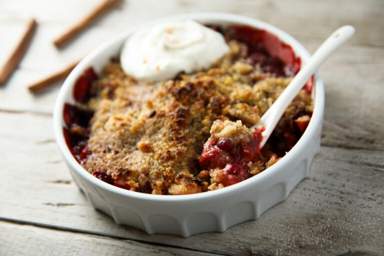 apple and blackberry crumble