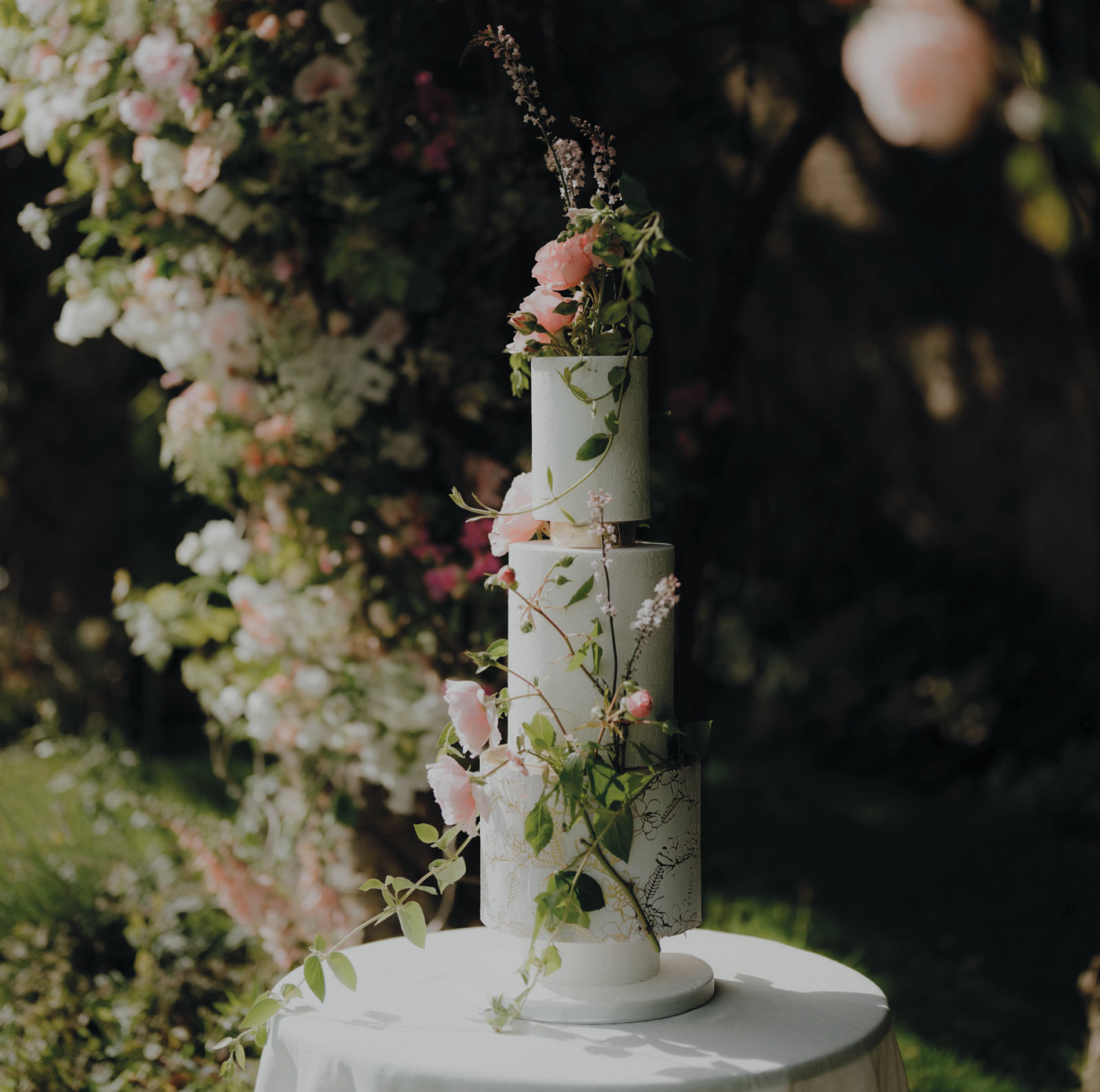 Wedding cake by Holly Miller